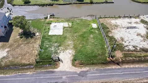1241 N Loop Road Crystal Beach TX 77650