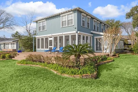 232 Garfield Street La Porte TX 77571