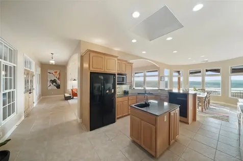 6103 Lakeshore Drive Leander TX 78645