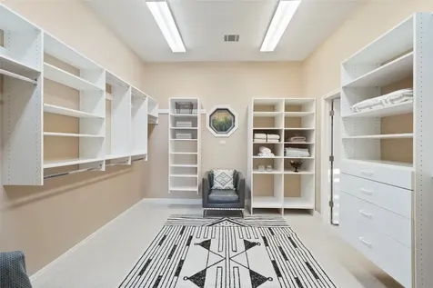 6103 Lakeshore Drive Leander TX 78645