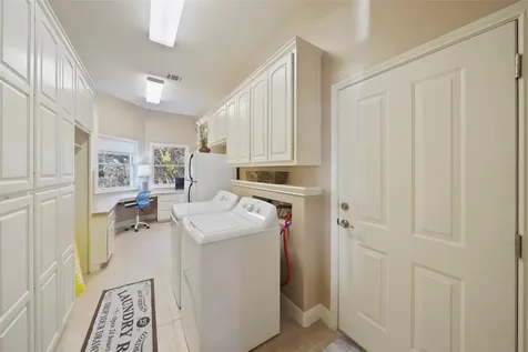 6103 Lakeshore Drive Leander TX 78645