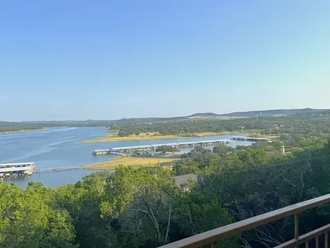 6103 Lakeshore Drive Leander TX 78645