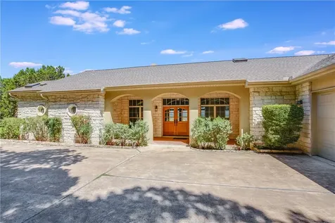 6103 Lakeshore Drive Leander TX 78645