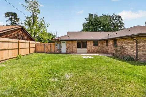 2027 Ottawa Lane Houston TX 77043