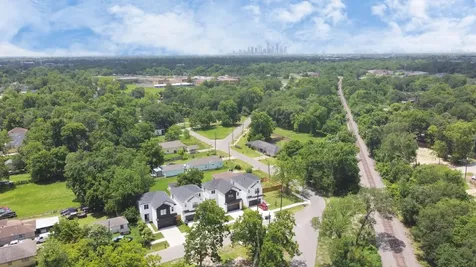 5308 Denmark Street Houston TX 77028