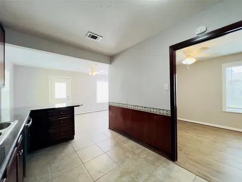 1013 17th Avenue N Texas City TX 77590