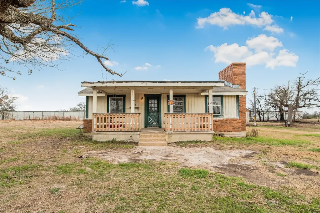 107 Leaning Oaks Street Somerville TX 77879