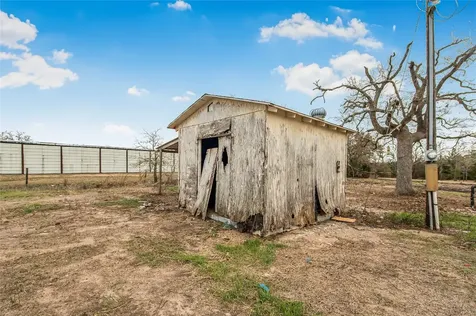 107 Leaning Oaks Street Somerville TX 77879