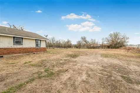 107 Leaning Oaks Street Somerville TX 77879