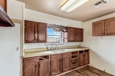 107 Leaning Oaks Street Somerville TX 77879