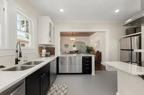 4928 Avenue R Galveston TX 77551