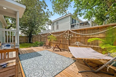 4928 Avenue R Galveston TX 77551
