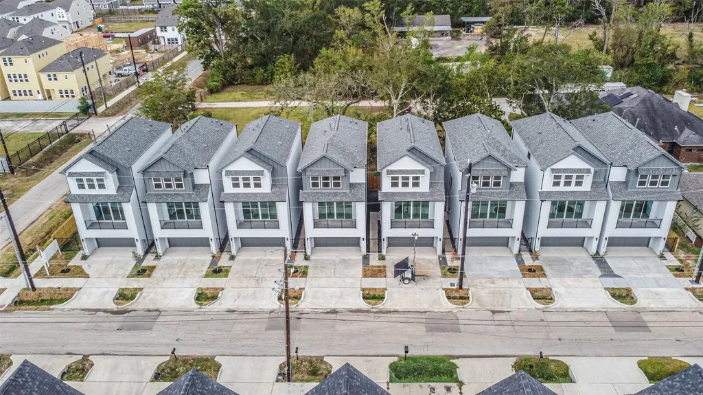 5703B Balbo Street Houston TX 77091