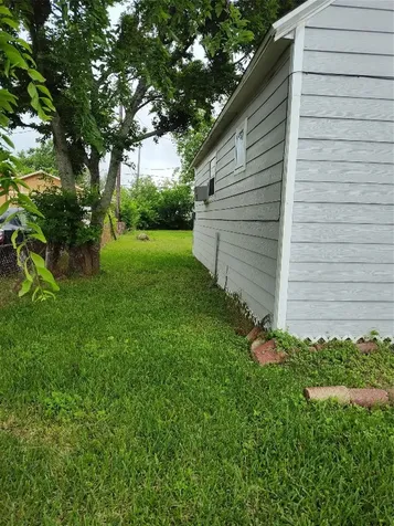 527 W 6th Street Freeport TX 77541