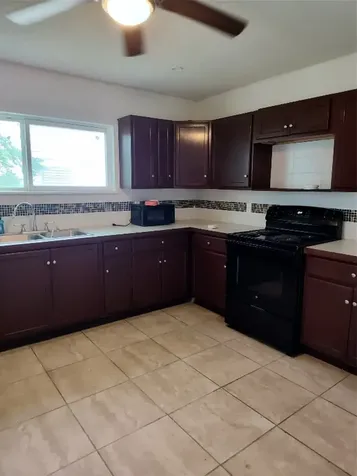 527 W 6th Street Freeport TX 77541