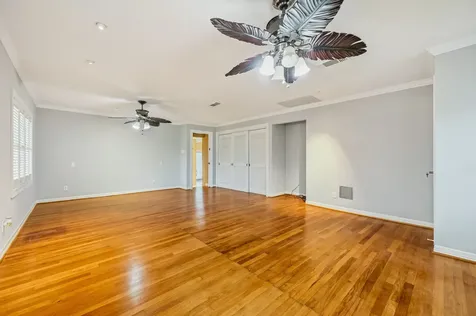 2111 N Galveston Avenue Pearland TX 77581