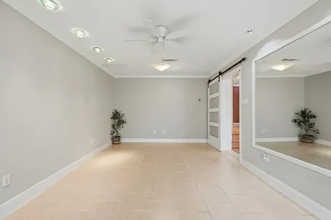 2111 N Galveston Avenue Pearland TX 77581