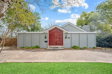 2111 N Galveston Avenue Pearland TX 77581