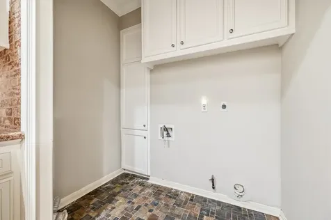2111 N Galveston Avenue Pearland TX 77581