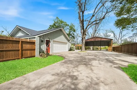 2111 N Galveston Avenue Pearland TX 77581