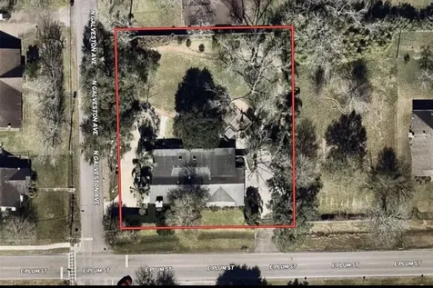 2111 N Galveston Avenue Pearland TX 77581