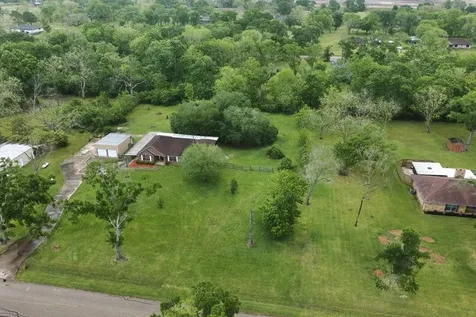 308 County Road 893b Angleton TX 77515