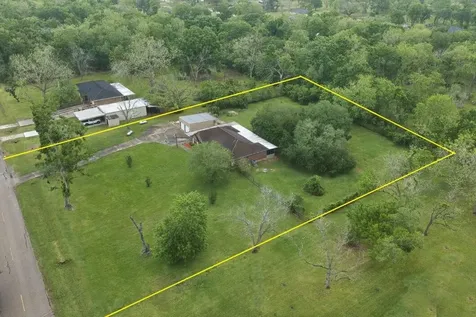 308 County Road 893b Angleton TX 77515