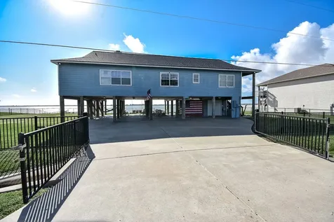 1504 W Bayshore Drive Palacios TX 77465