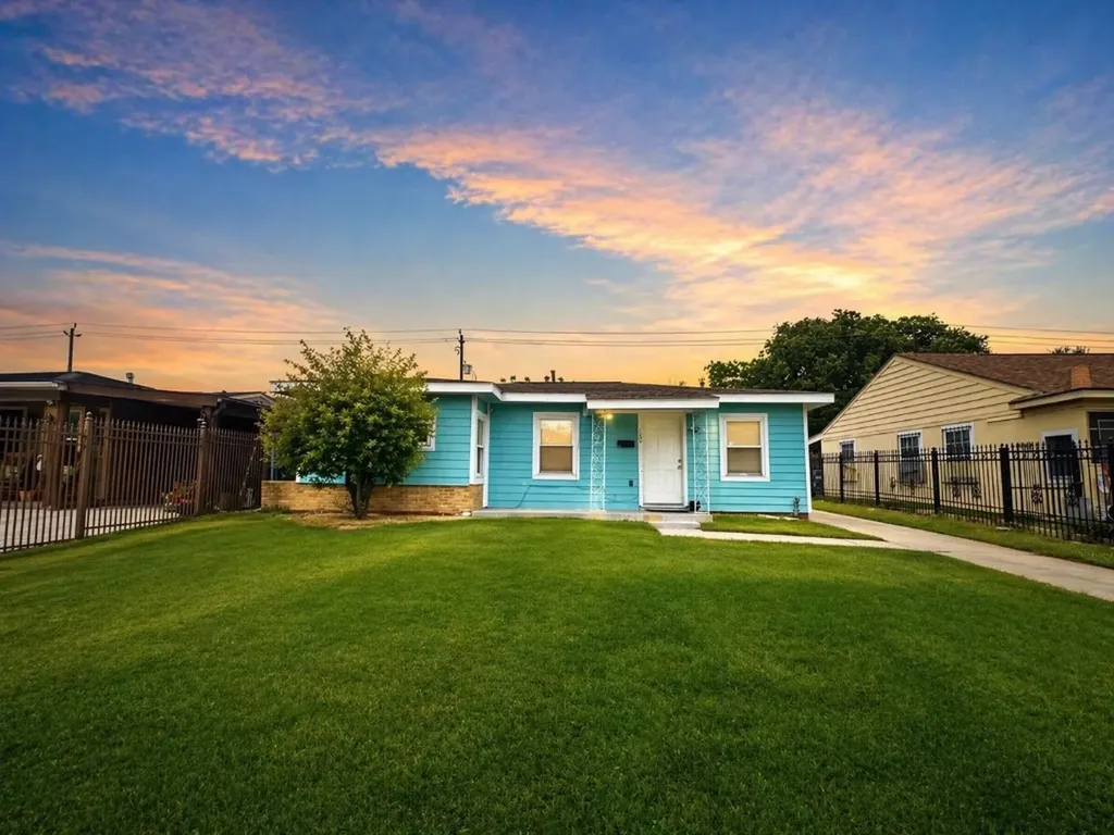 8069 Juliabora Street Houston TX 77017