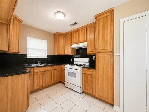8069 Juliabora Street Houston TX 77017