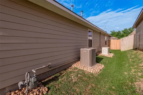 133 Bates Court Huntsville TX 77320