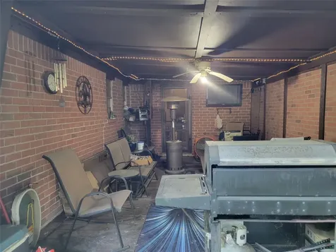 116 N Coffelt Street Alvin TX 77511