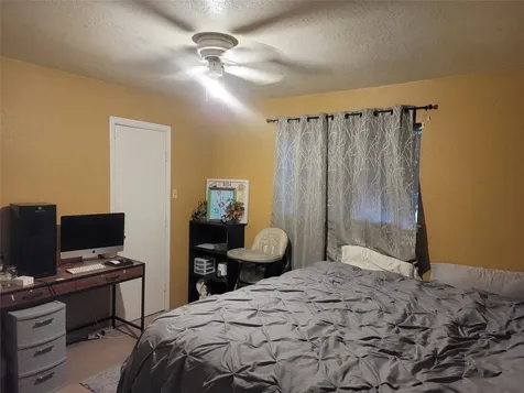 116 N Coffelt Street Alvin TX 77511