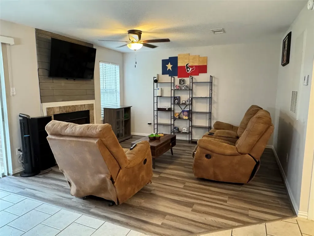418 Garland Drive 118 Clute TX 77566