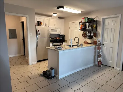 418 Garland Drive 118 Clute TX 77566