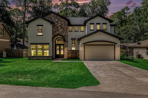 290 Apple Valley Drive Panorama Village TX 77304