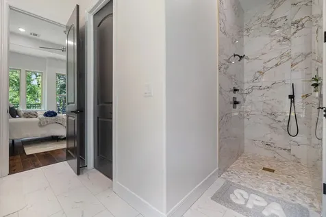 290 Apple Valley Drive Panorama Village TX 77304