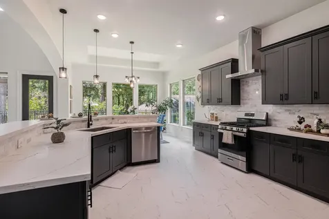 290 Apple Valley Drive Panorama Village TX 77304