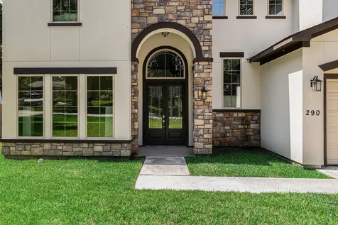 290 Apple Valley Drive Panorama Village TX 77304