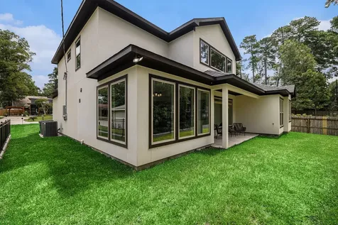 290 Apple Valley Drive Panorama Village TX 77304