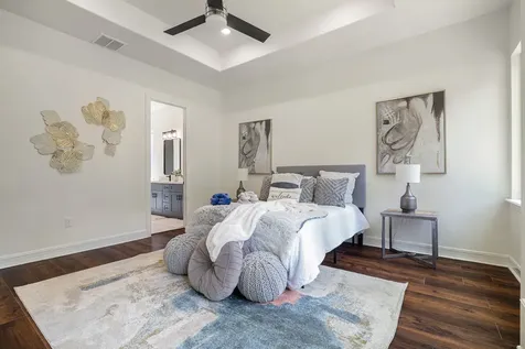 290 Apple Valley Drive Panorama Village TX 77304