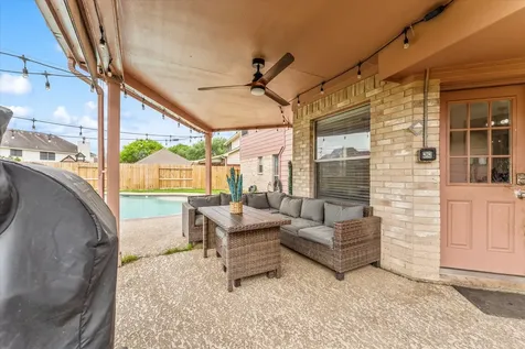 4318 Raintree Ct Court Pasadena TX 77505