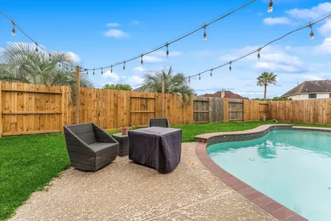 4318 Raintree Ct Court Pasadena TX 77505