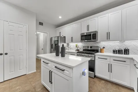 4318 Raintree Ct Court Pasadena TX 77505