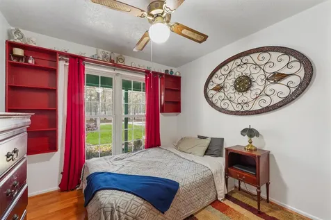 501 Woodridge Drive Conroe TX 77306