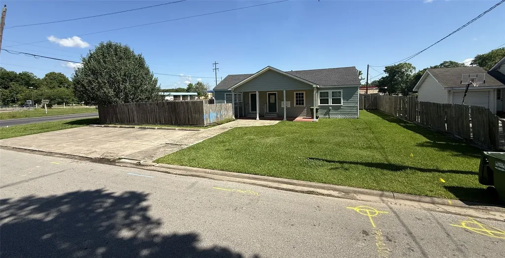 3001 Lincoln Street Liberty TX 77575