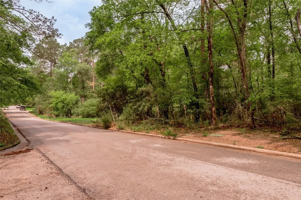 277 Broadmoor Drive Huntsville TX 77340