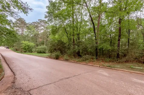 277 Broadmoor Drive Huntsville TX 77340