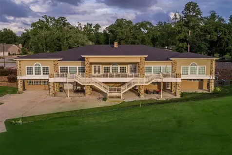 277 Broadmoor Drive Huntsville TX 77340