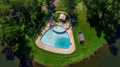 277 Broadmoor Drive Huntsville TX 77340
